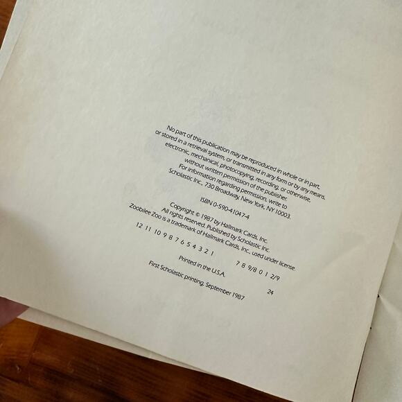 Vintage 1987 Zoobilee Zoo Best Friends Paperback Book - Picture 2 of 8